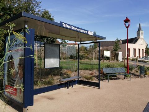 Arrêt de bus bourg de Tallud